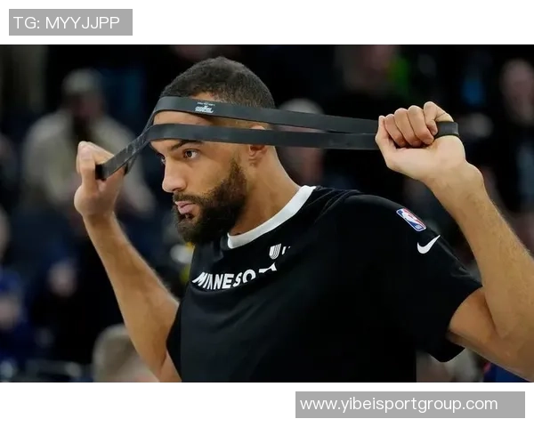 马克西称赞埃奇库姆成熟稳重认为他能掌控比赛节奏不受干扰