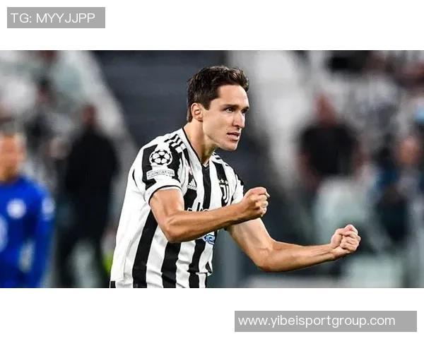 贝纳德斯基赛后向尤文球迷致敬球迷齐声高唱表达归属感