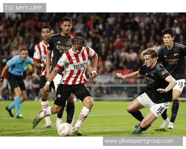 埃因霍温宣布卢克德容告别仪式球员荣登星光大道荣耀时刻