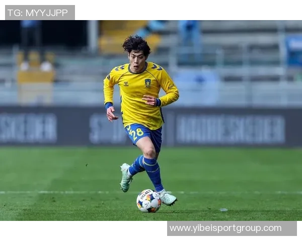 德天空报道多特蒙德关注17岁克鲁塞罗后卫普拉斯特和河床前锋梅萨