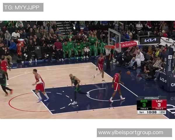 杰伦布朗昨日狂砍40分今日客场对阵鹈鹕出战存疑引发关注