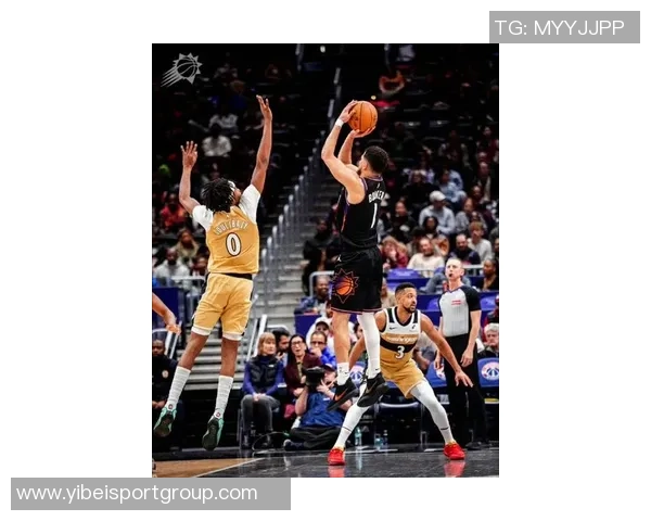 布克上半场表现出色17分钟内高效贡献13分5助攻2抢断助力球队攻防两端