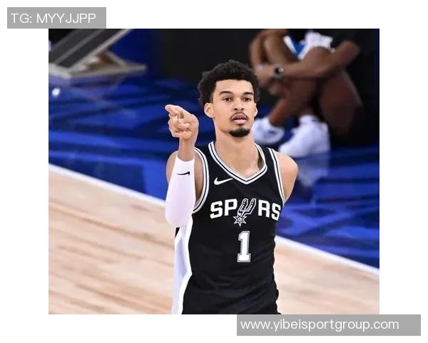 文班亚马重返首发状态上半场表现出色砍下16分6篮板2抢断正负值高达21